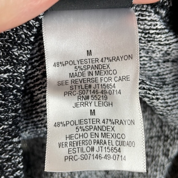 “Wild at Heart" Soft Embroidered Long Sleeve Lightweight Sweater - Size Medium - Picture 10 of 11